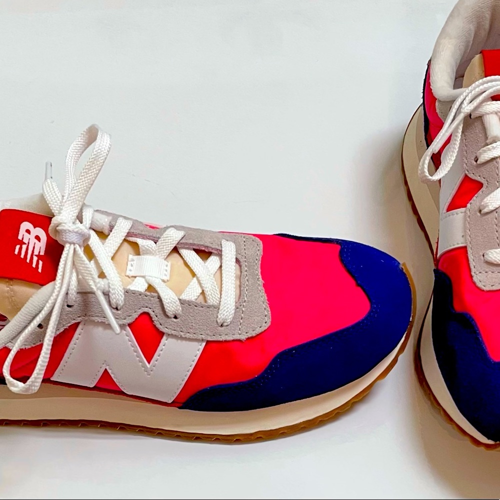 Girl’s New Balance 237